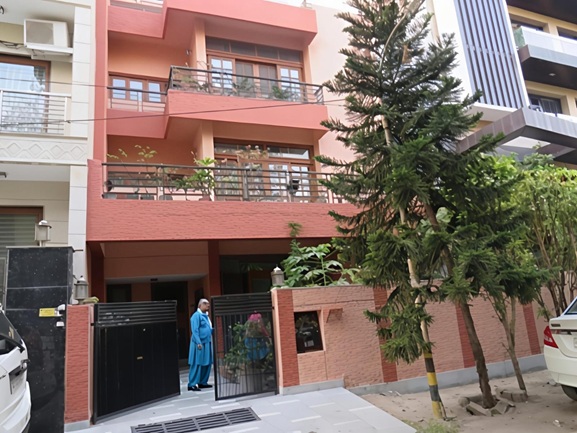 Presentation Presence in Priyadarshini Vihar, Delhi - Image 2